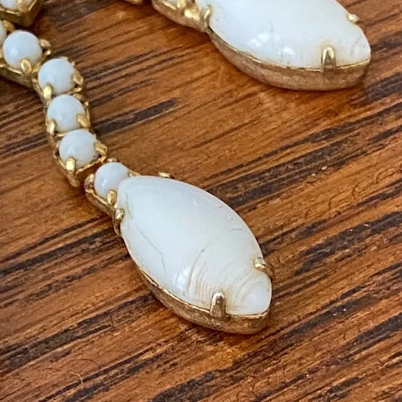 Vintage White Milk Glass Rhinestone Necklace - Picture 5 of 5